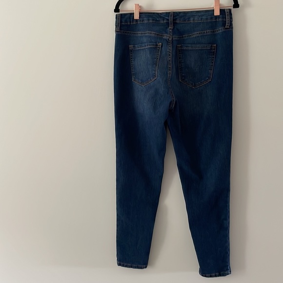 NWOT very nice jeans. - Picture 2 of 3